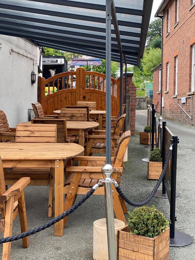 Old New Inn, Llanfyllin Exterior photo